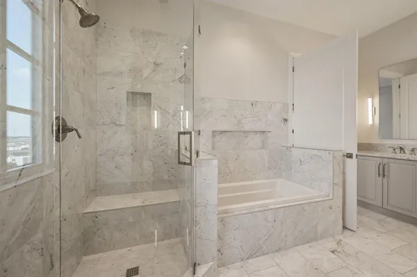 $1,000,000 | 2800 Lakeside Parkway, Unit 701, Flower Mound, TX 75022