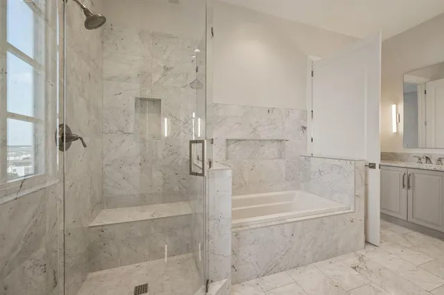 $1,000,000 | 2800 Lakeside Parkway, Unit 701, Flower Mound, TX 75022