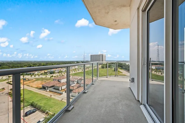 $1,000,000 | 2800 Lakeside Parkway, Unit 701, Flower Mound, TX 75022