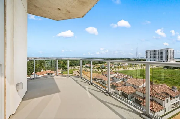 $1,000,000 | 2800 Lakeside Parkway, Unit 701, Flower Mound, TX 75022