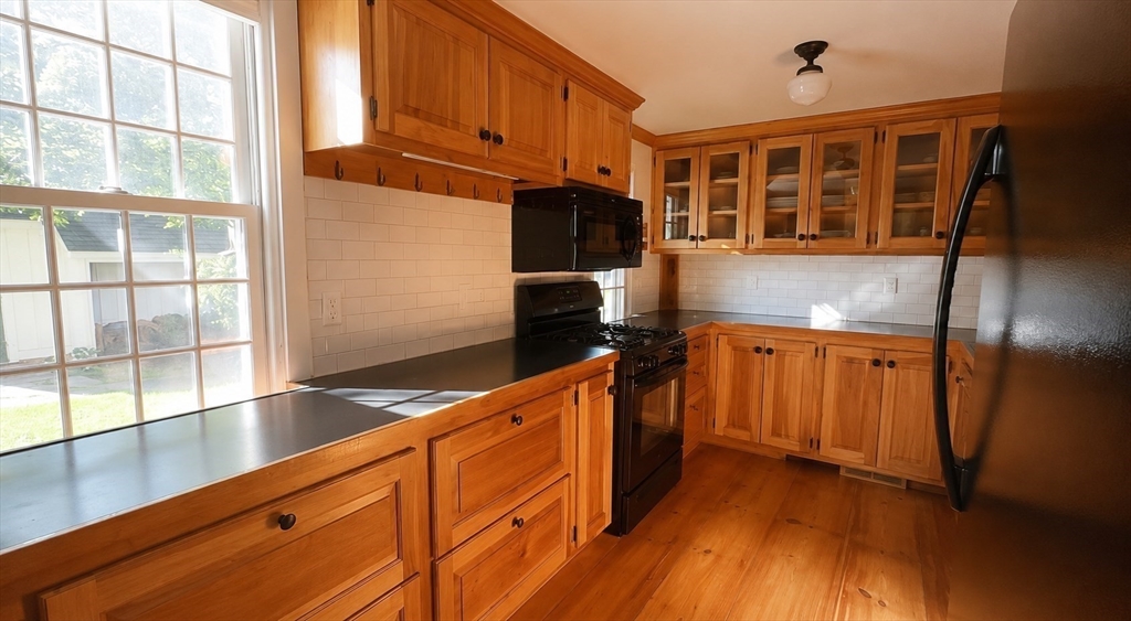 6 Cross Street Buckland, MA 01338 - Photo 10 of 41