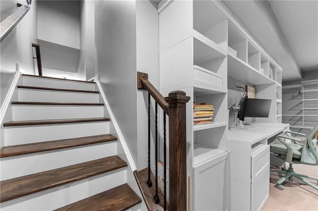 a view of entryway and workspace