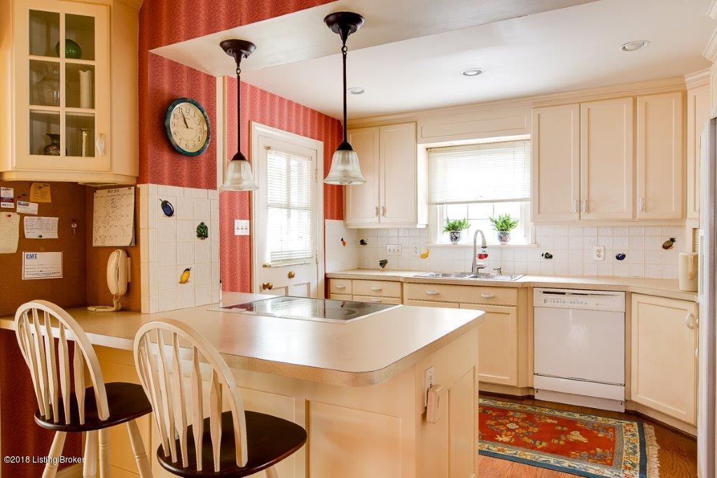 2509 Meadow Road Louisville, KY 40205 - Photo 15 of 36 Kitchen cabinets galore!