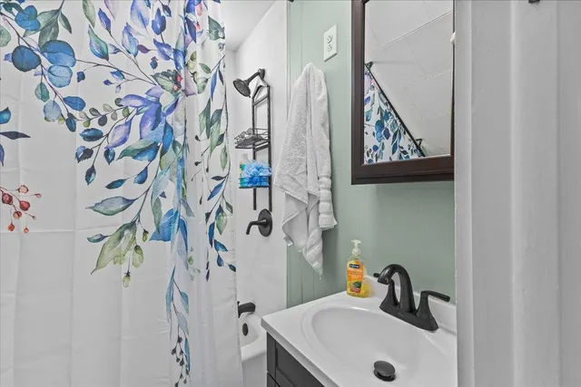 $450,000 | 4 East Street, Essex Junction, VT 05452