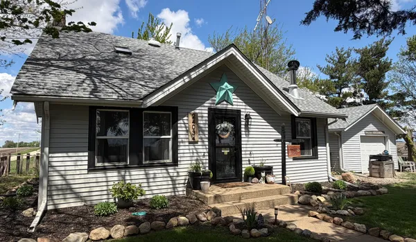 $230,000 | 24034 North 2900 E Road, Emington, IL 60934