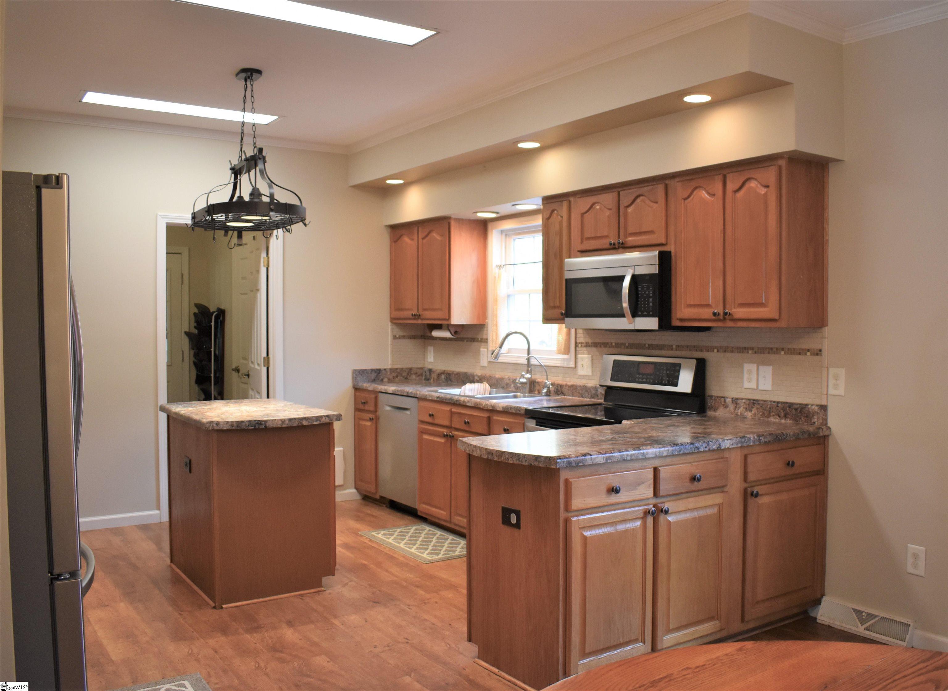 322 Sullivan Road Simpsonville, SC 29680 - Photo 13 of 32 Gallery Image 13