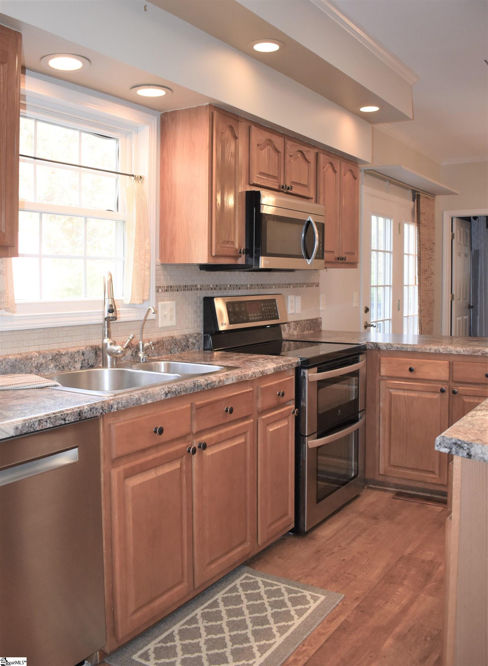 322 Sullivan Road Simpsonville, SC 29680 - Photo 14 of 32 Gallery Image 14