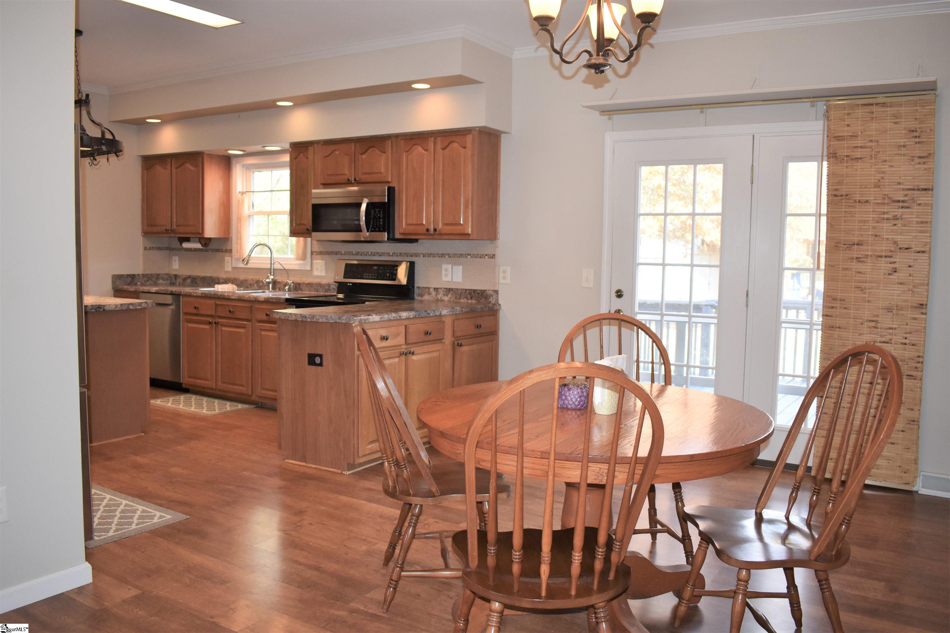 322 Sullivan Road Simpsonville, SC 29680 - Photo 10 of 32 Gallery Image 10
