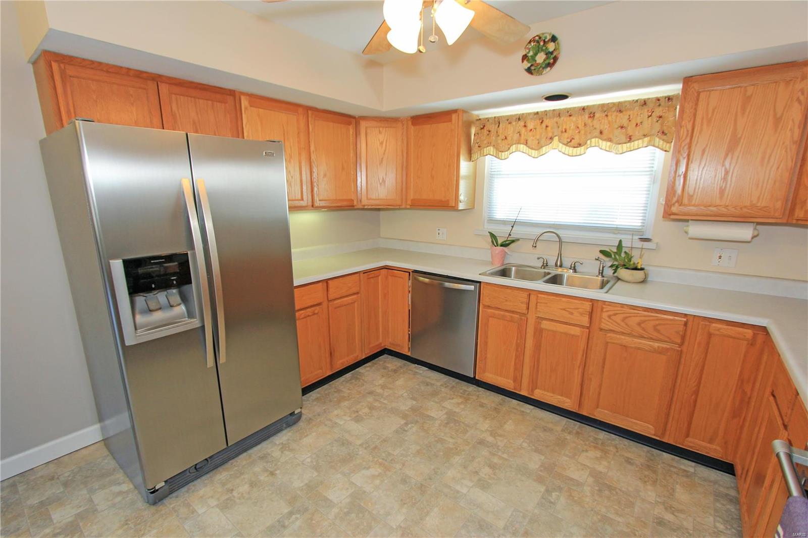 10445 Schuessler Road St. Louis, MO 63128 - Photo 13 of 51