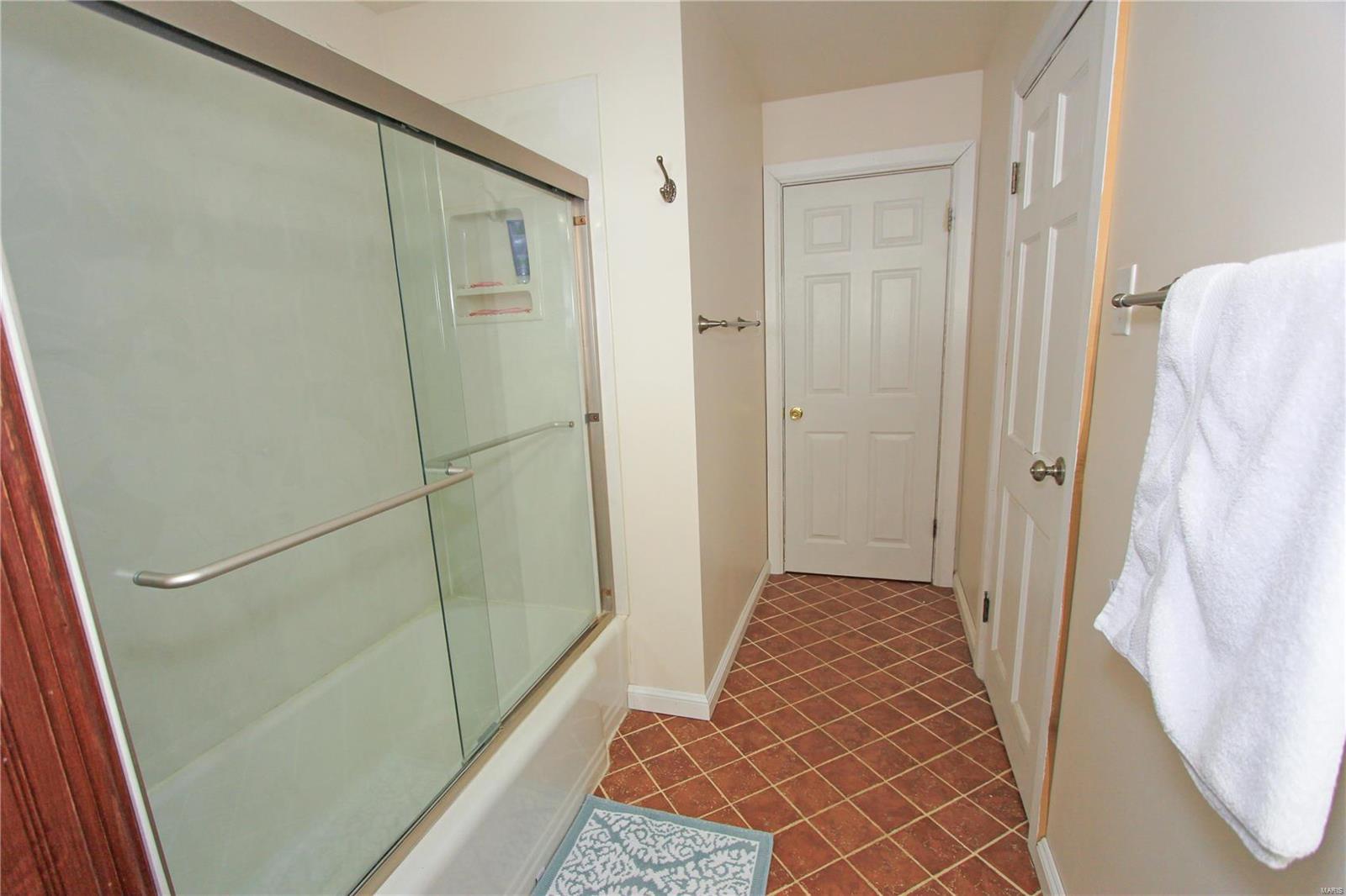 10445 Schuessler Road St. Louis, MO 63128 - Photo 19 of 51