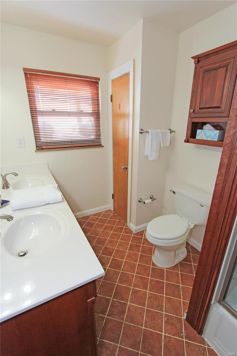 10445 Schuessler Road St. Louis, MO 63128 - Photo 20 of 51