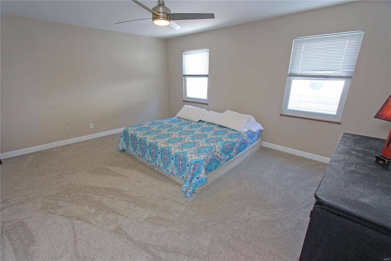 10445 Schuessler Road St. Louis, MO 63128 - Photo 22 of 51