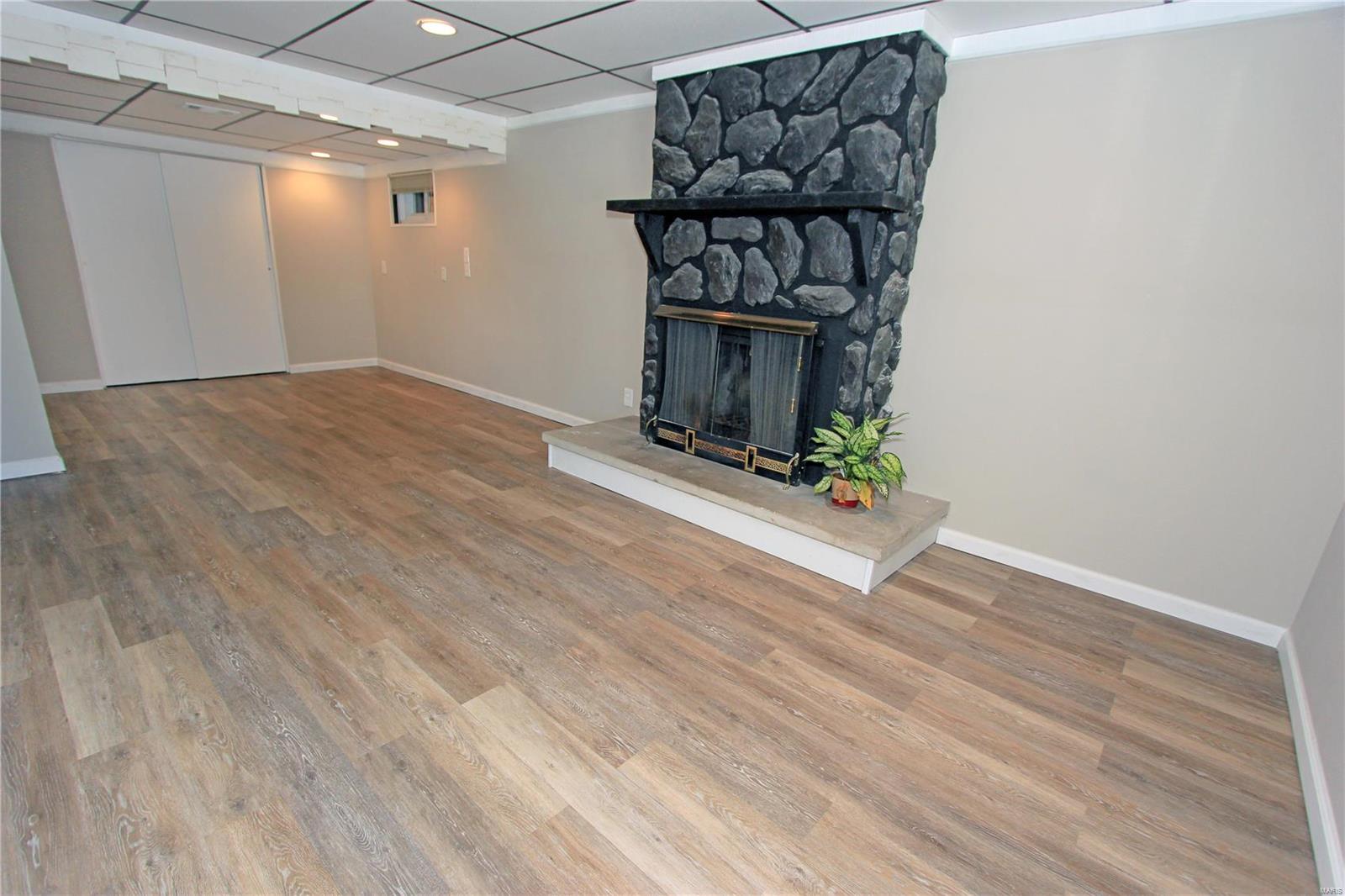 10445 Schuessler Road St. Louis, MO 63128 - Photo 33 of 51
