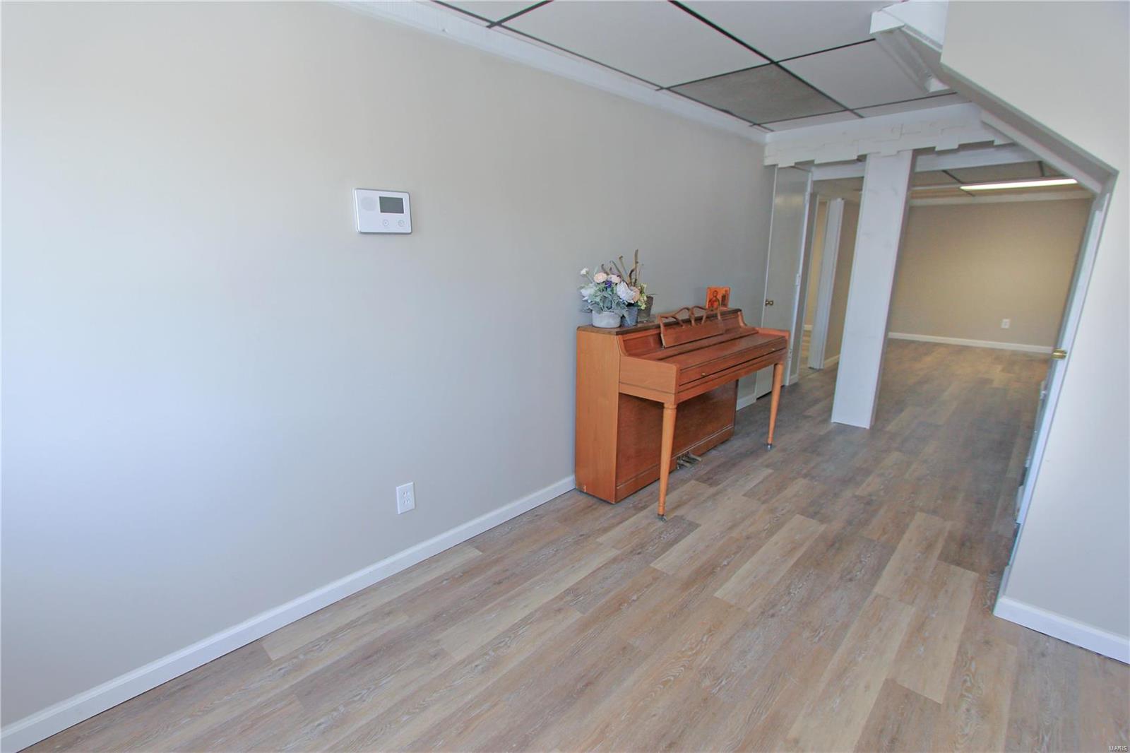 10445 Schuessler Road St. Louis, MO 63128 - Photo 34 of 51