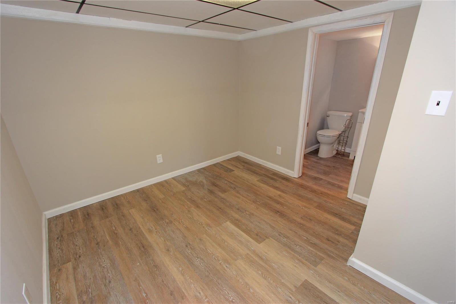 10445 Schuessler Road St. Louis, MO 63128 - Photo 37 of 51