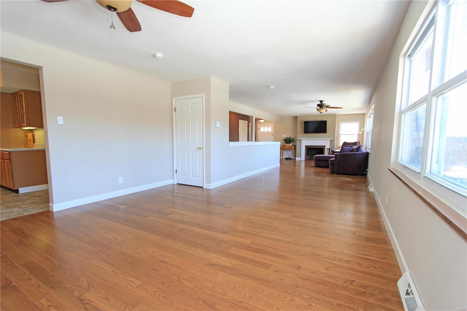 10445 Schuessler Road St. Louis, MO 63128 - Photo 7 of 51