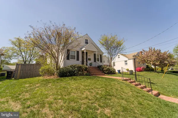 $3,650 | 1334 Bayliss Drive, Alexandria, VA 22302