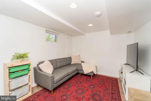 $3,650 | 1334 Bayliss Drive, Alexandria, VA 22302