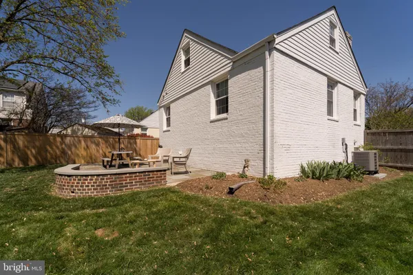 $3,650 | 1334 Bayliss Drive, Alexandria, VA 22302