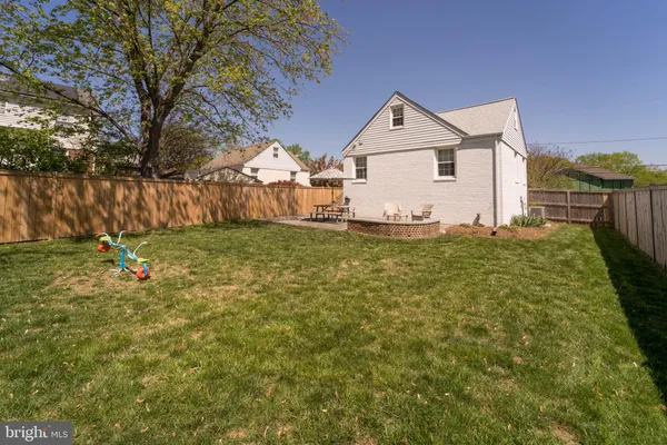$3,650 | 1334 Bayliss Drive, Alexandria, VA 22302