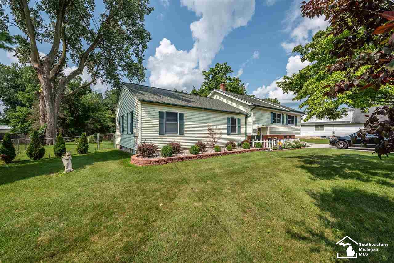 4210 Clegg Road Lambertville, MI 48144 - Photo 2 of 55