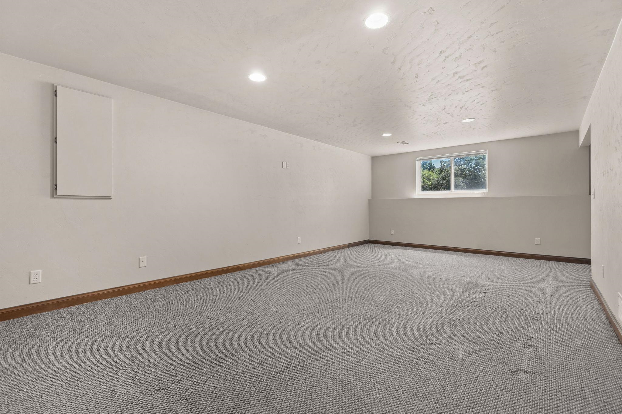 477 Dalton Road Neenah, WI 54956 - Photo 26 of 35