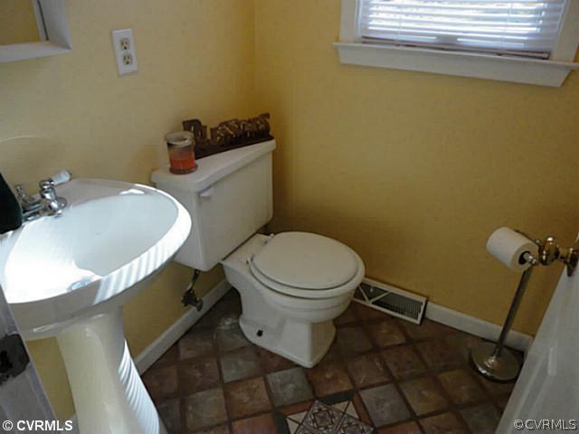 7349 Drexelbrook Road Chesterfield, VA 23832 - Photo 15 of 24 a bathroom with a toilet and a sink