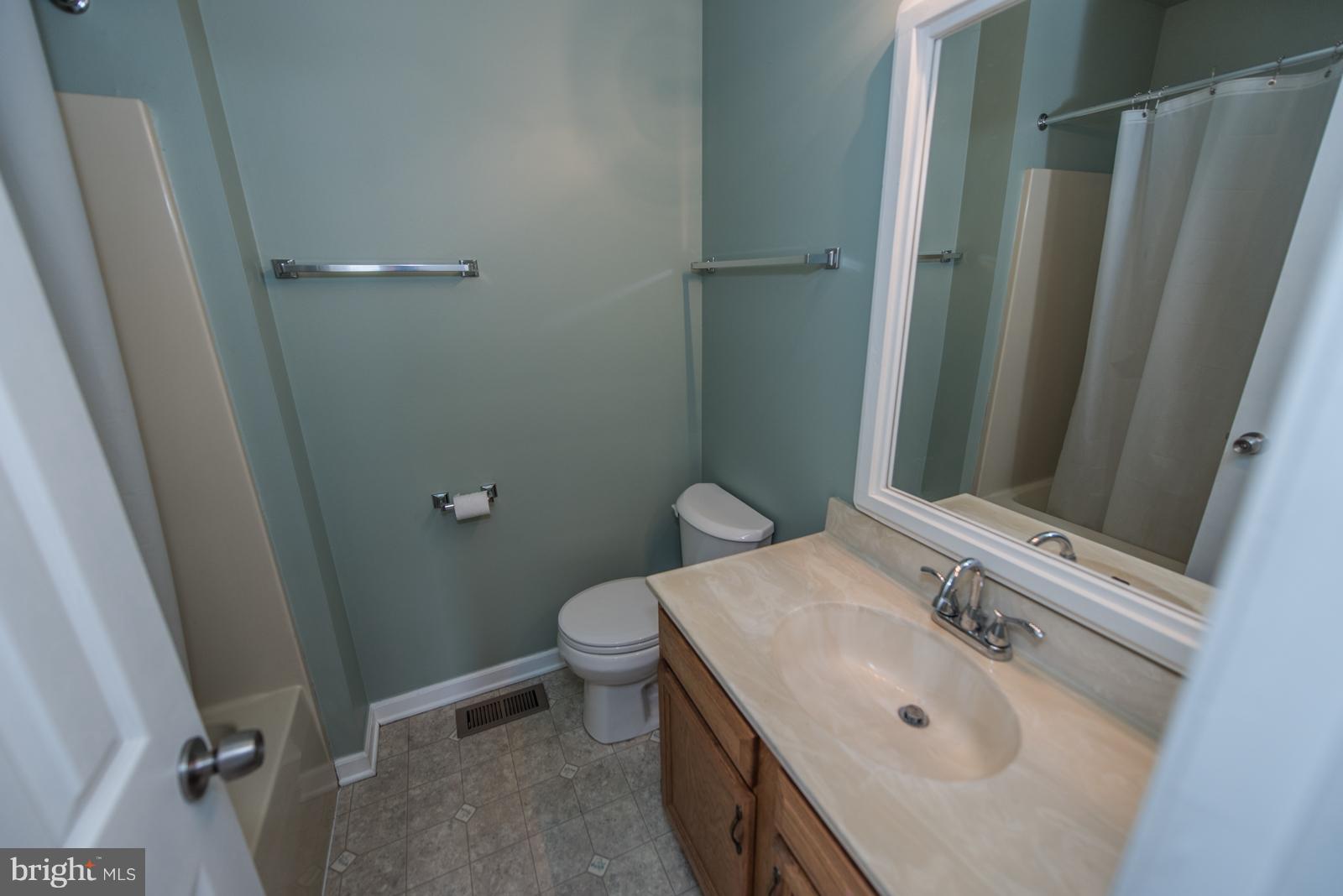 214 Thumper Drive Ranson, WV 25438 - Photo 18 of 30 Bath