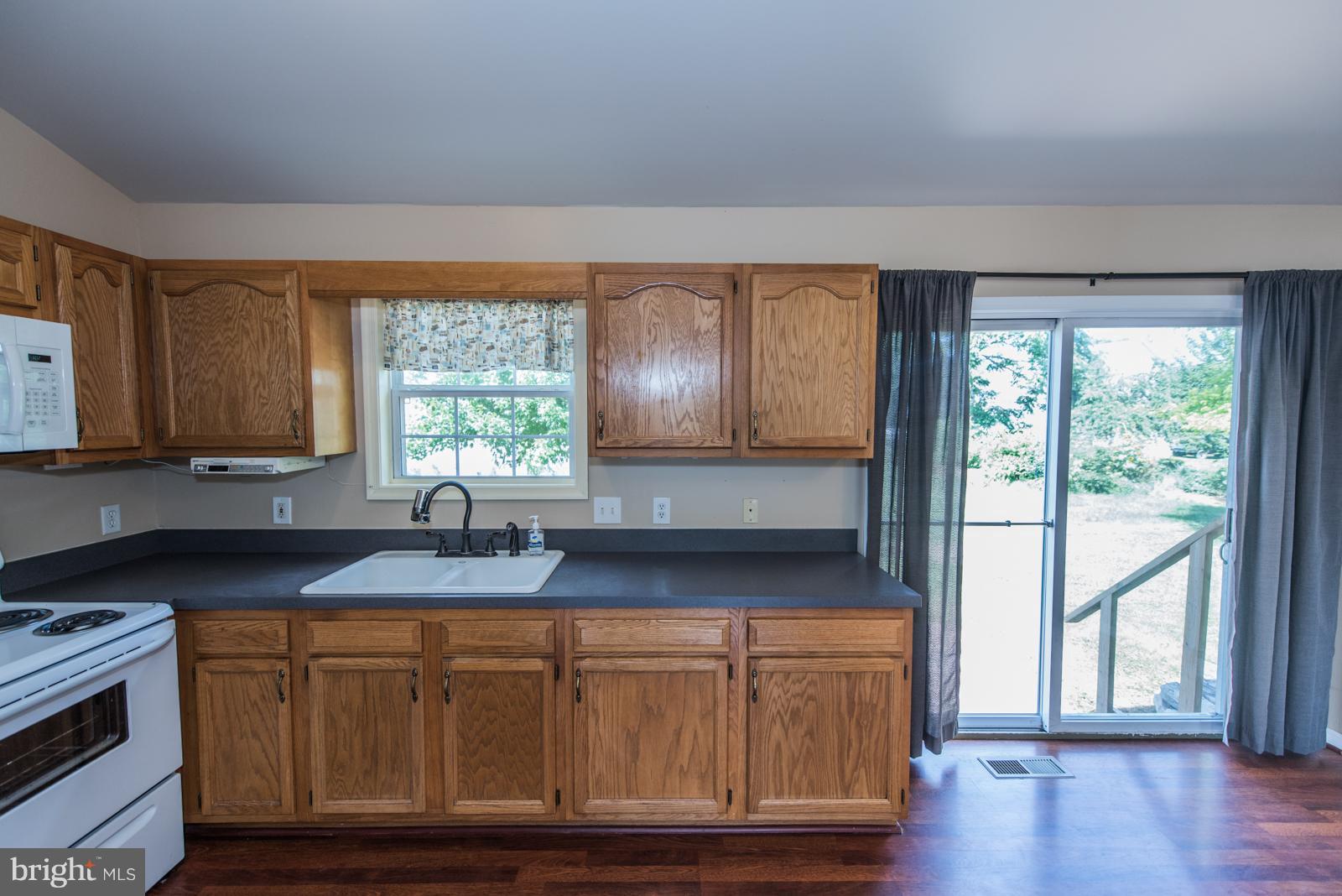 214 Thumper Drive Ranson, WV 25438 - Photo 9 of 30 Kitchen
