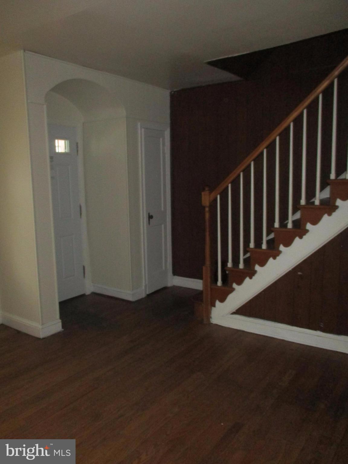 3902 Annellen Road Baltimore, MD 21215 - Photo 4 of 16 Livingroom