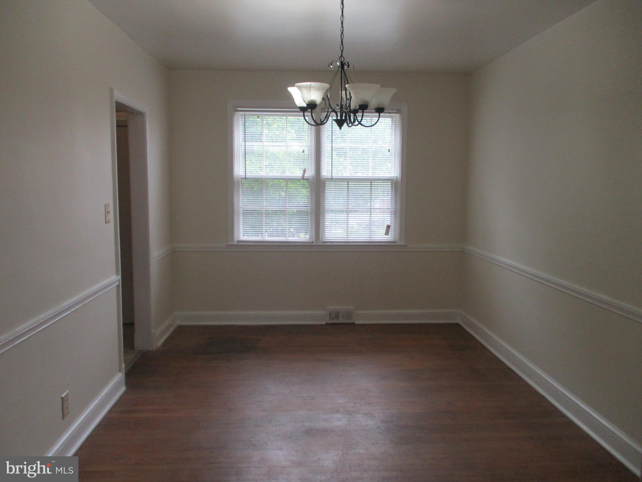 3902 Annellen Road Baltimore, MD 21215 - Photo 6 of 16 Dining Room