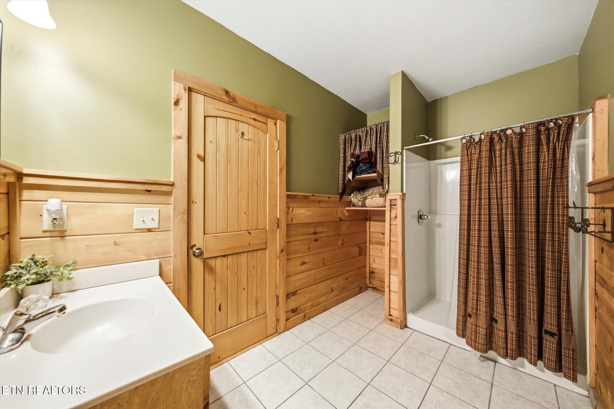 2606 Tree Top Way Pigeon Forge, TN 37863 - Photo 33 of 38 33