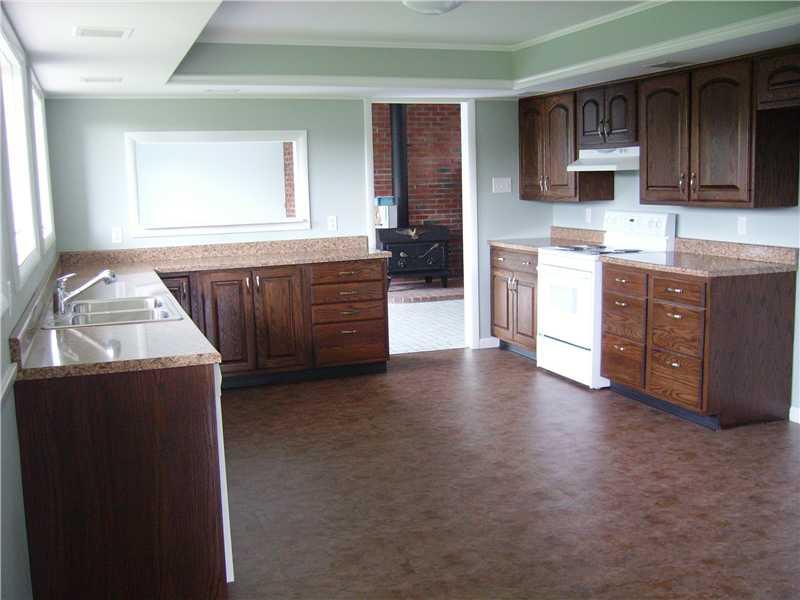 1047 Temple Road Aliquippa, PA 15001 - Photo 12 of 22 Kitchen.