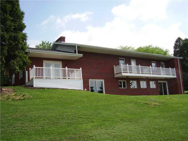 1047 Temple Road Aliquippa, PA 15001 - Photo 18 of 22 Exterior Back.