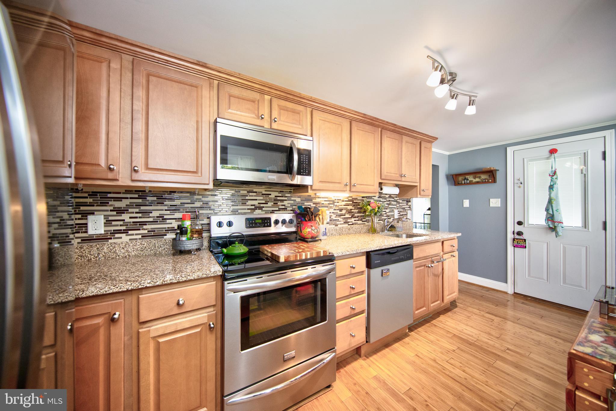 702 Clover Avenue Baltimore, MD 21221 - Photo 12 of 29