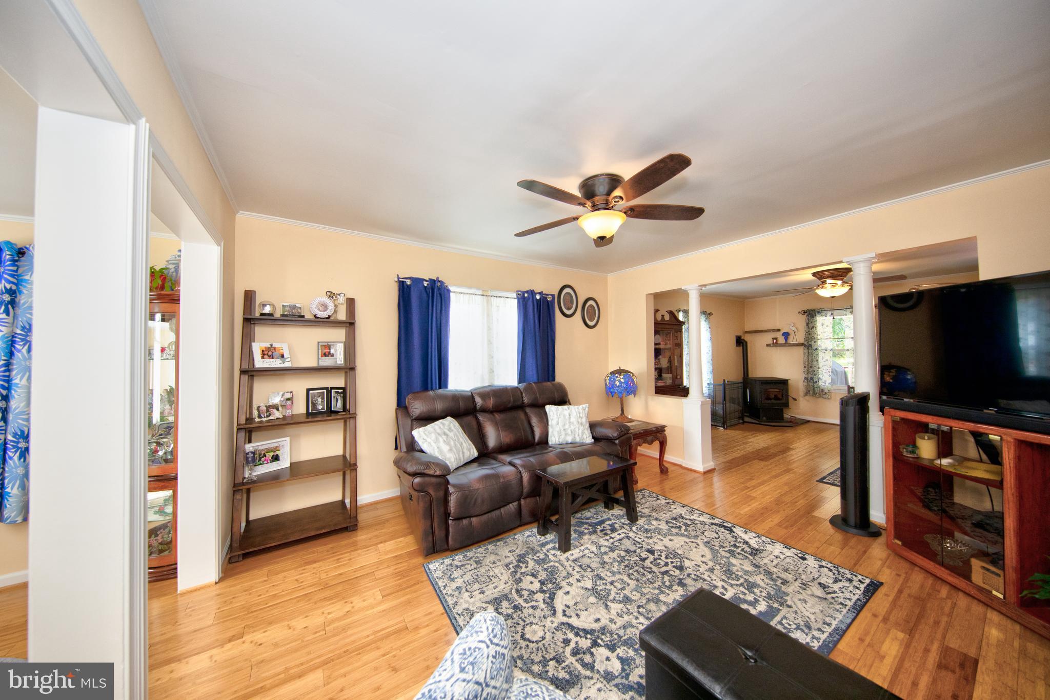 702 Clover Avenue Baltimore, MD 21221 - Photo 3 of 29