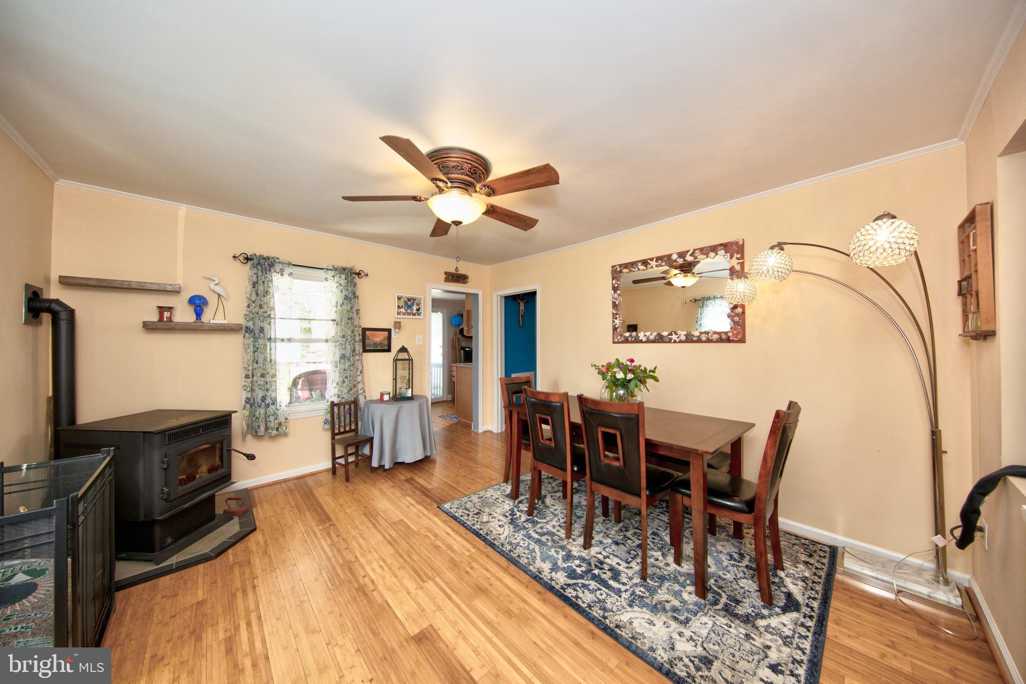 702 Clover Avenue Baltimore, MD 21221 - Photo 8 of 29