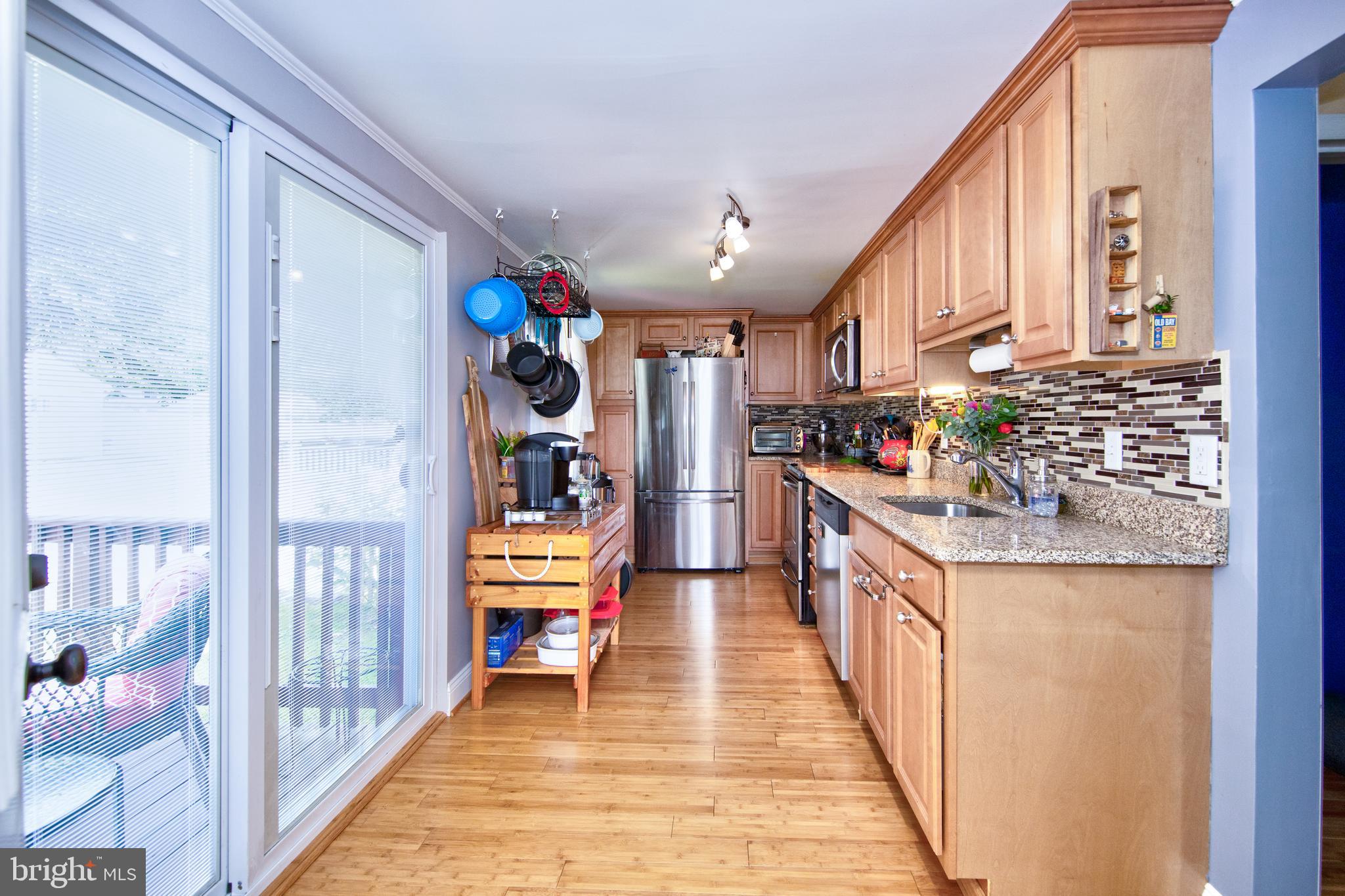 702 Clover Avenue Baltimore, MD 21221 - Photo 10 of 29