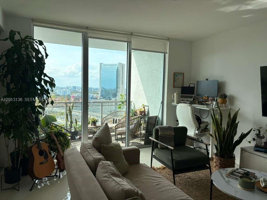 90 Southwest 3rd Street, Unit 2106 Miami, FL 33130 - Photo 6 of 29