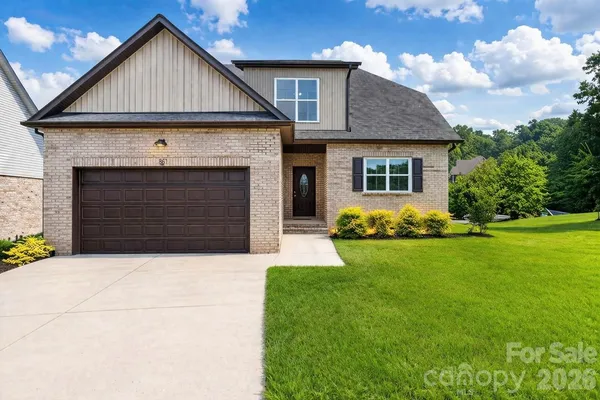 $495,000 | 1033 12th Avenue Drive Northwest, Hickory, NC 28601