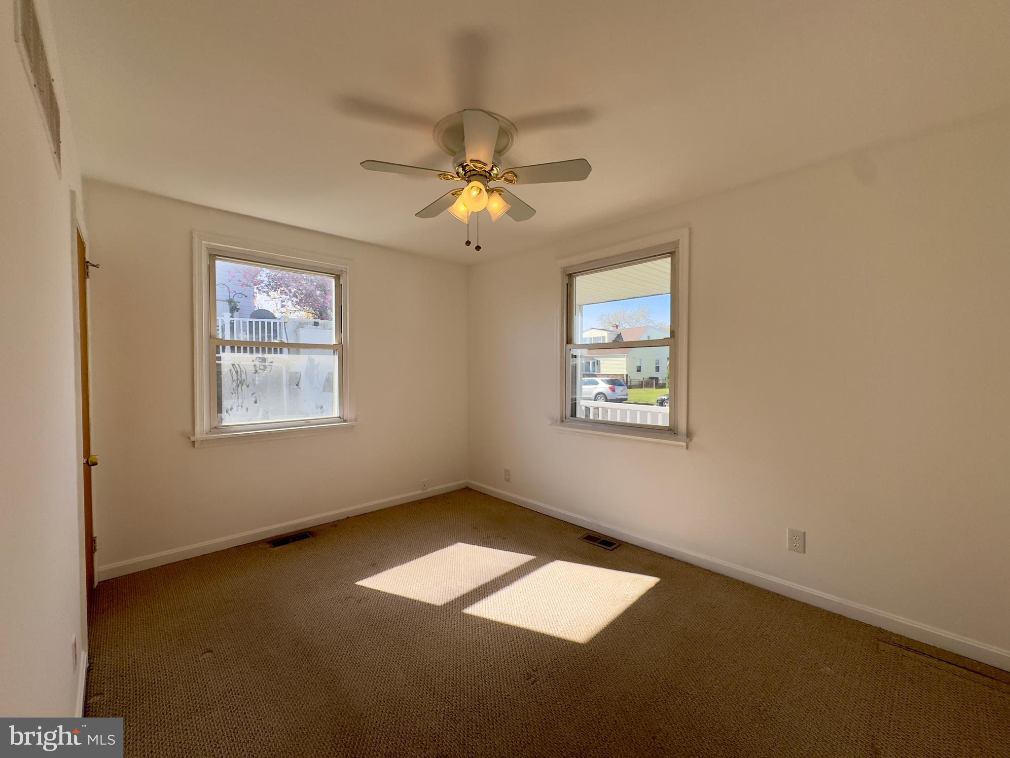 8252 Longpoint Road Baltimore, MD 21222 - Photo 5 of 16