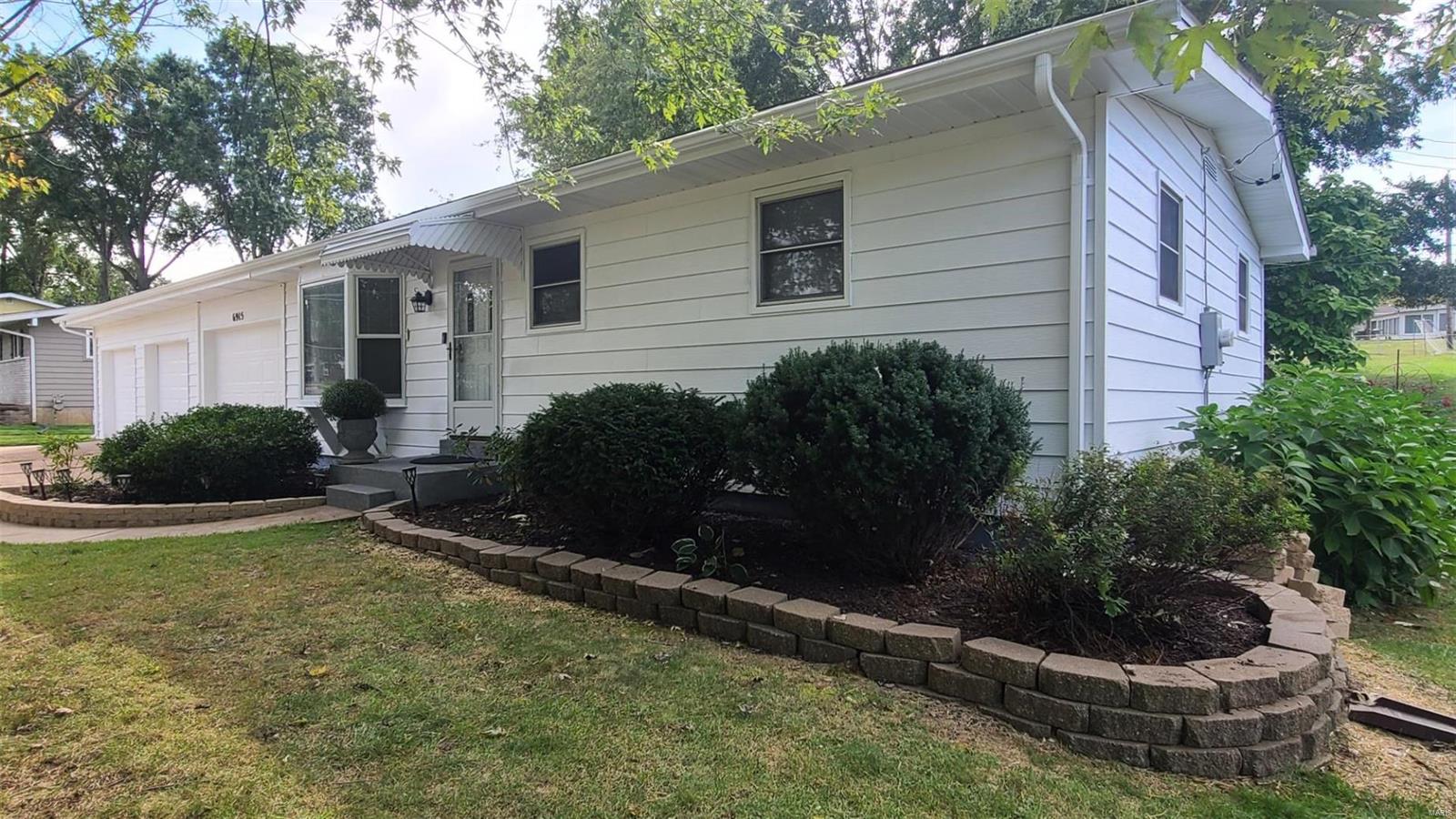 6915 Becker Road St. Louis, MO 63129 - Photo 1 of 35 Gallery Image 1