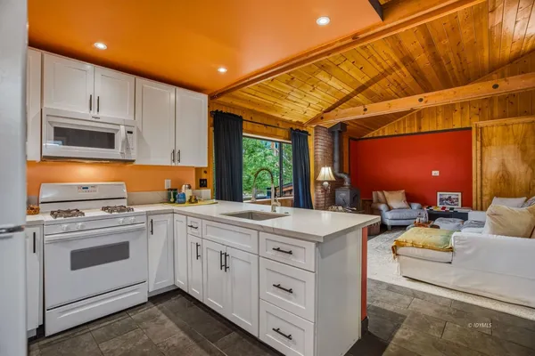 $910,000 | 25106 Rim Rock Road, Idyllwild, CA 92549