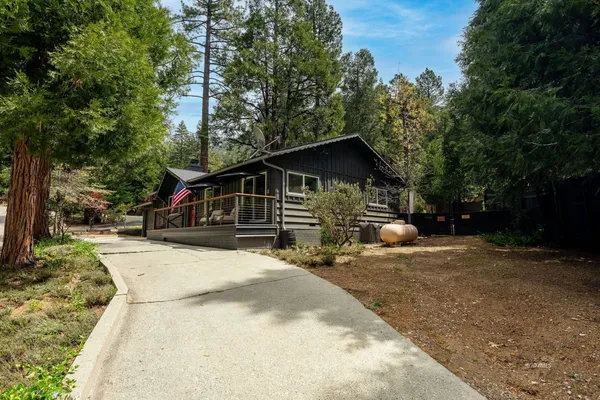 $910,000 | 25106 Rim Rock Road, Idyllwild, CA 92549