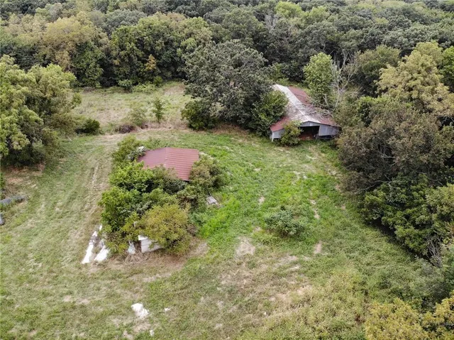 $348,000 | 887 Southeast 771st Road, Windsor, MO 65360