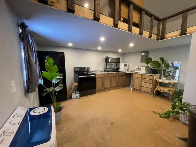 $348,000 | 887 Southeast 771st Road, Windsor, MO 65360