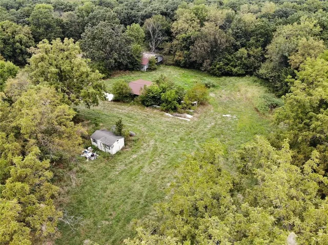 $348,000 | 887 Southeast 771st Road, Windsor, MO 65360