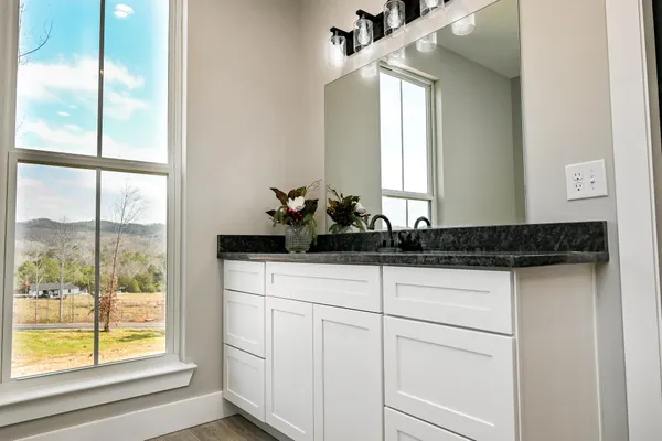 $575,000 | 531 Horns Creek Road, Old Fort, TN 37362