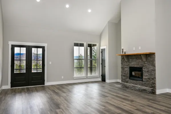 $575,000 | 531 Horns Creek Road, Old Fort, TN 37362