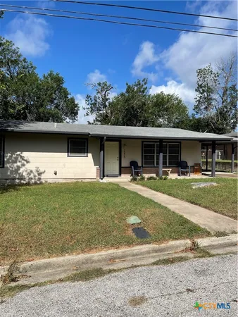 $165,000 | 1215 North Hamilton Street, Gonzales, TX 78629